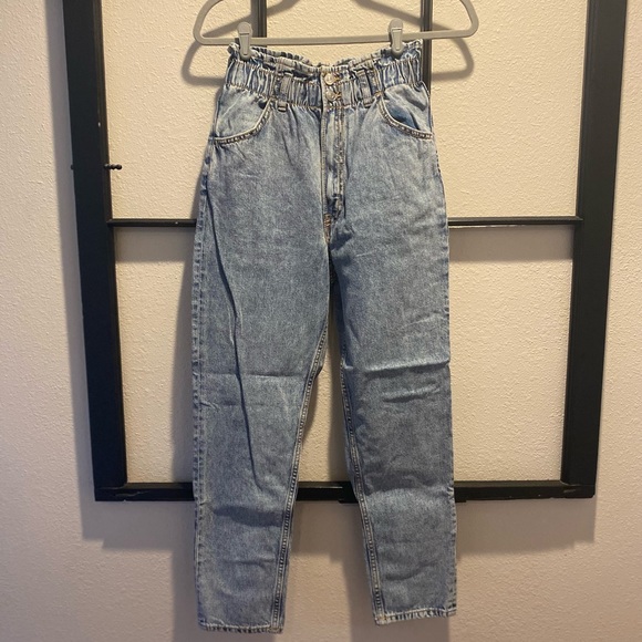 H&M NWT High Waisted Paper bag jeans - Picture 1 of 2